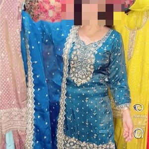 Beautiful Blue sharara Size 36/38 (US size 6). NWT!